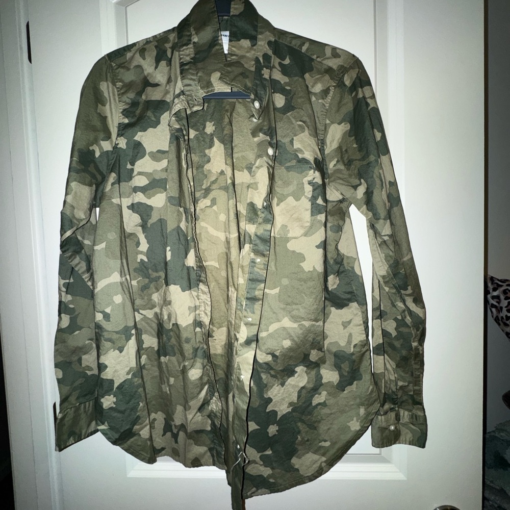Old Navy Women's Green Camouflage Button down shirt.